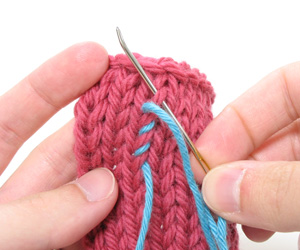 Knitting: Weaving in Ends